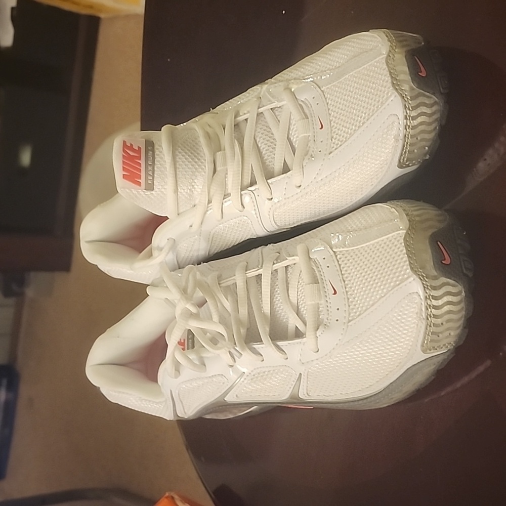 Woman's Nike Reax Run 5